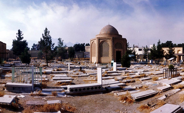 قبرستان تخت فولاد از جاهای دیدنی اصفهان