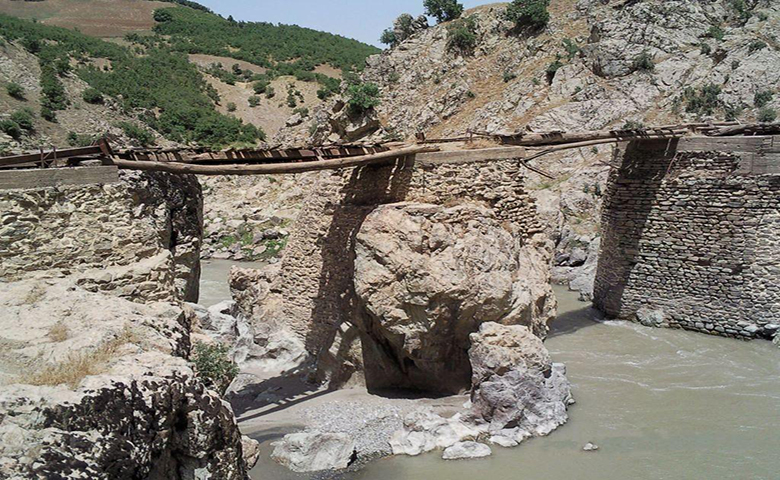 پل قلعه تاسیان