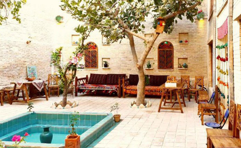 اقامتگاه بوم گردی ماه سلطان شیراز