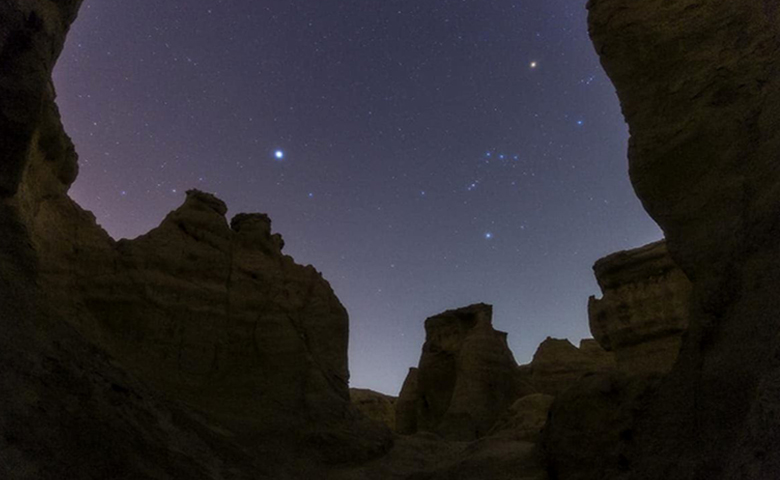 عکس دره ستارگان در شب