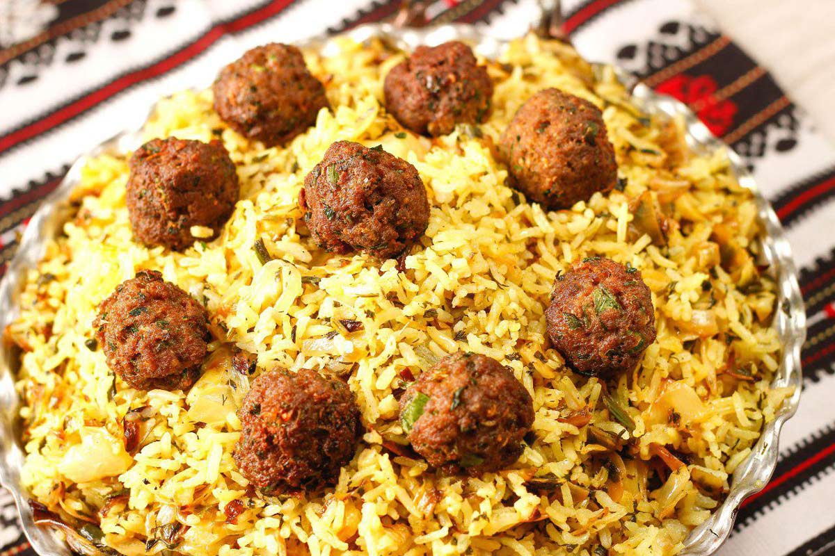 کلم پلو شیرازی از معروفترین غذاهای سنتی شیراز