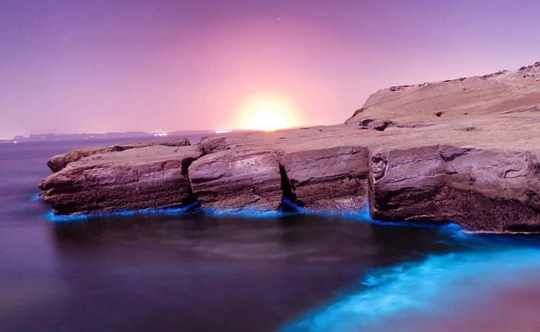 ساحل جزیره هنگام