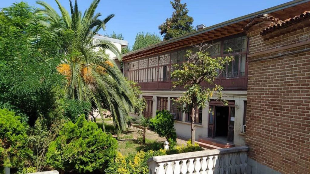 رشت در پاییز خانه قدیری