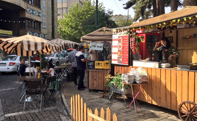 شکم گردی در خیابان های غذای تهران