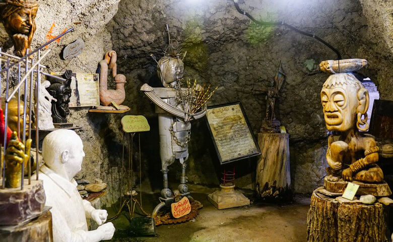 غار موزه وزیری در لواسان