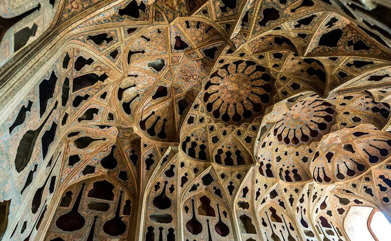 معماری عالی قاپو