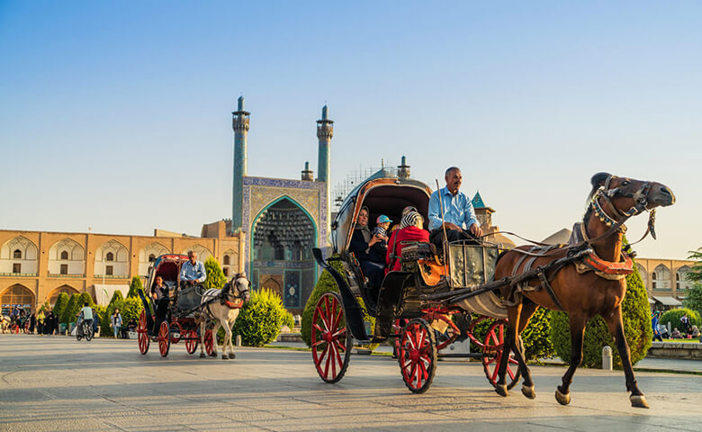 درشکه سواری در میدان نقش جهان