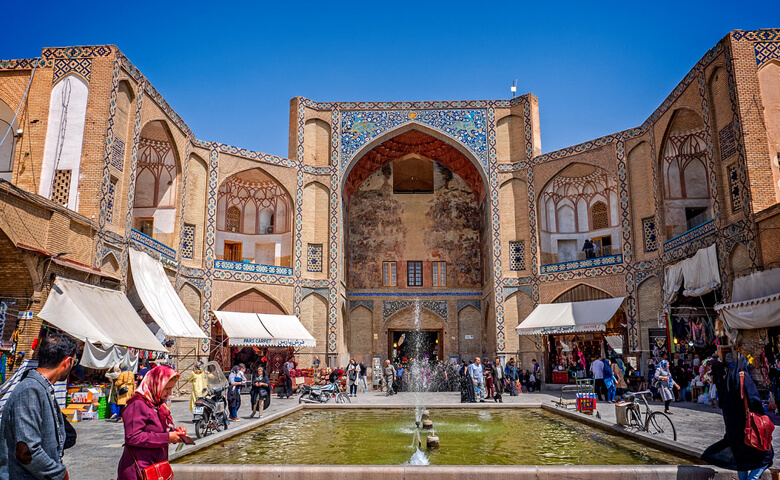 سردر و بازار قیصریه اصفهان