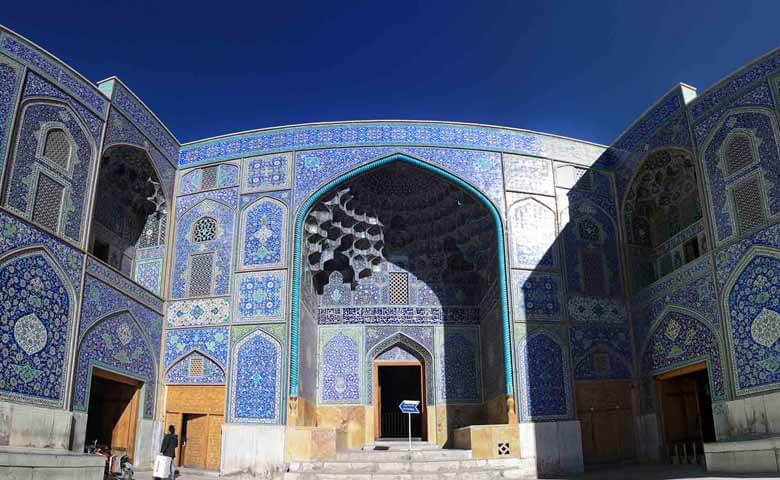 ورودی مسجد شیخ لطف الله
