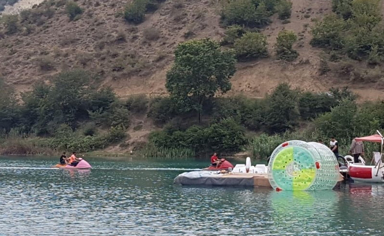 قایق سواری در دریاچه ولشت