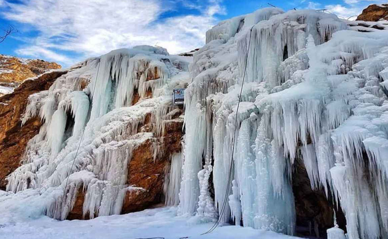 آبشار یخی آبنیک