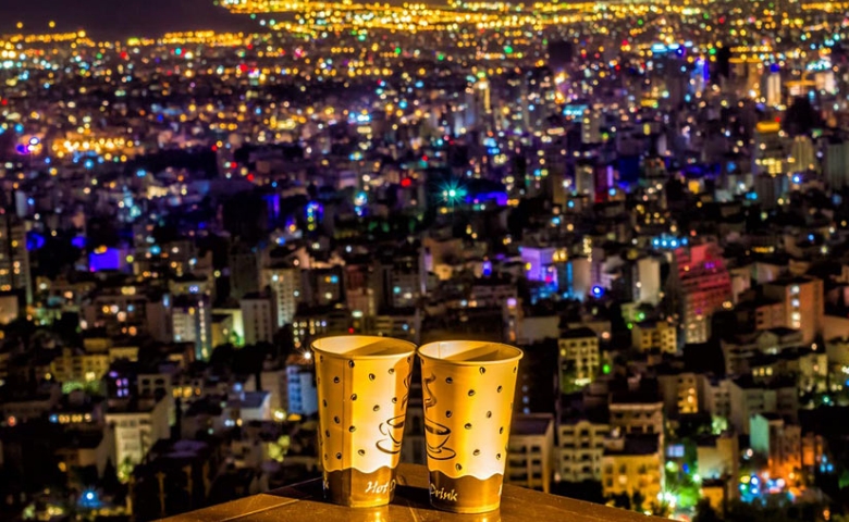 بام تهران از جاهای دیدنی در شب
