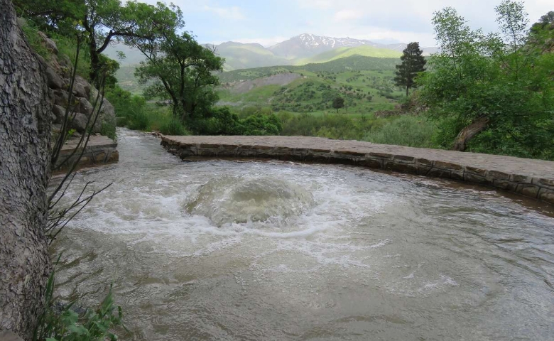 چشمه های جوشان آذربایجان غربی