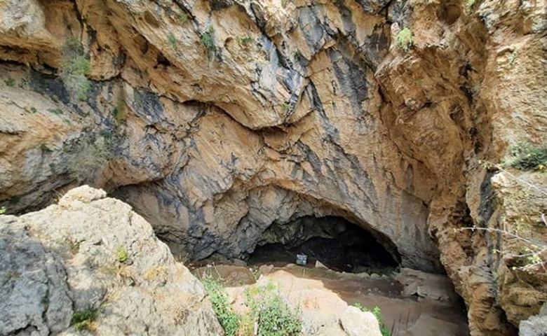 غار بورنیک فیروزکوه