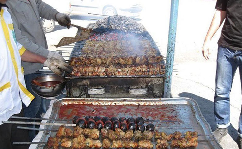 جوجه کباب سنتی حاج شفیع در بروجرد