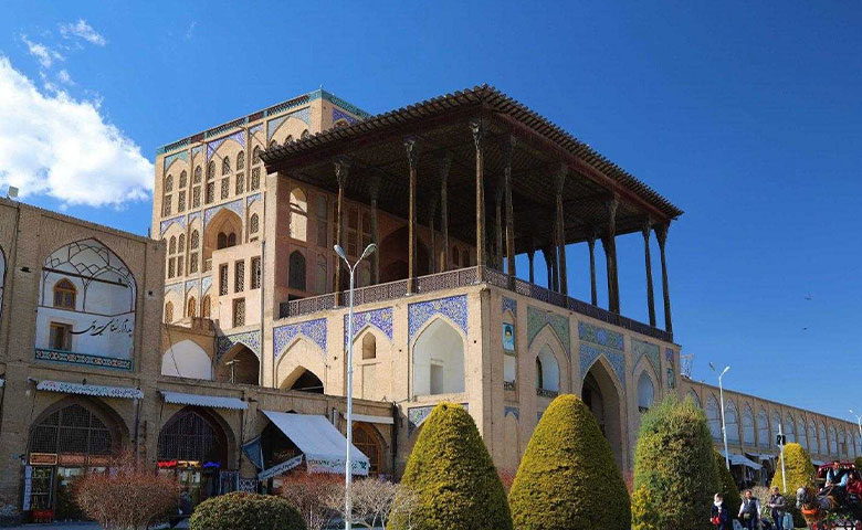 تاریخچه عالی‌قاپو اصفهان